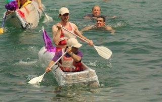 Carton boat: un team building divertente e creativo
